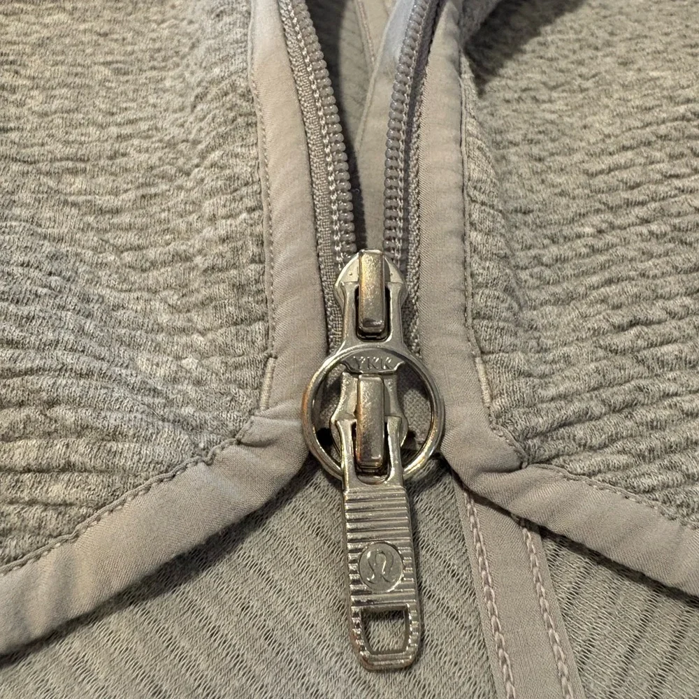 Lululemon Women’s Activewear/Casual Jacket-Size: 4-Color: Gray-Preowned, EUC
